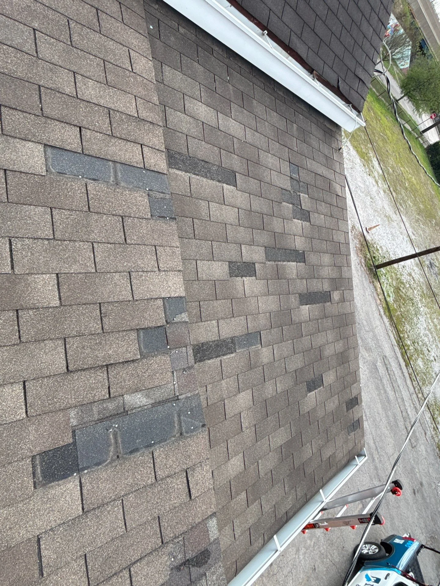 Mount Summit Commercial Roof Storm Damage: Emergency Response and Repair